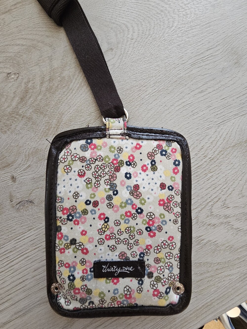 thirty-one Cream Floral Luggage Tag with Brown Trim